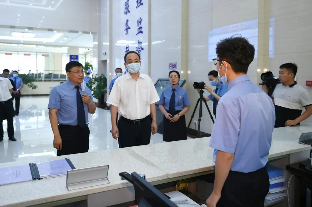 尹伊君检察长在通化地区调研时强调，以检察官业绩考评为载体 扎实推动检察工作高质量发展