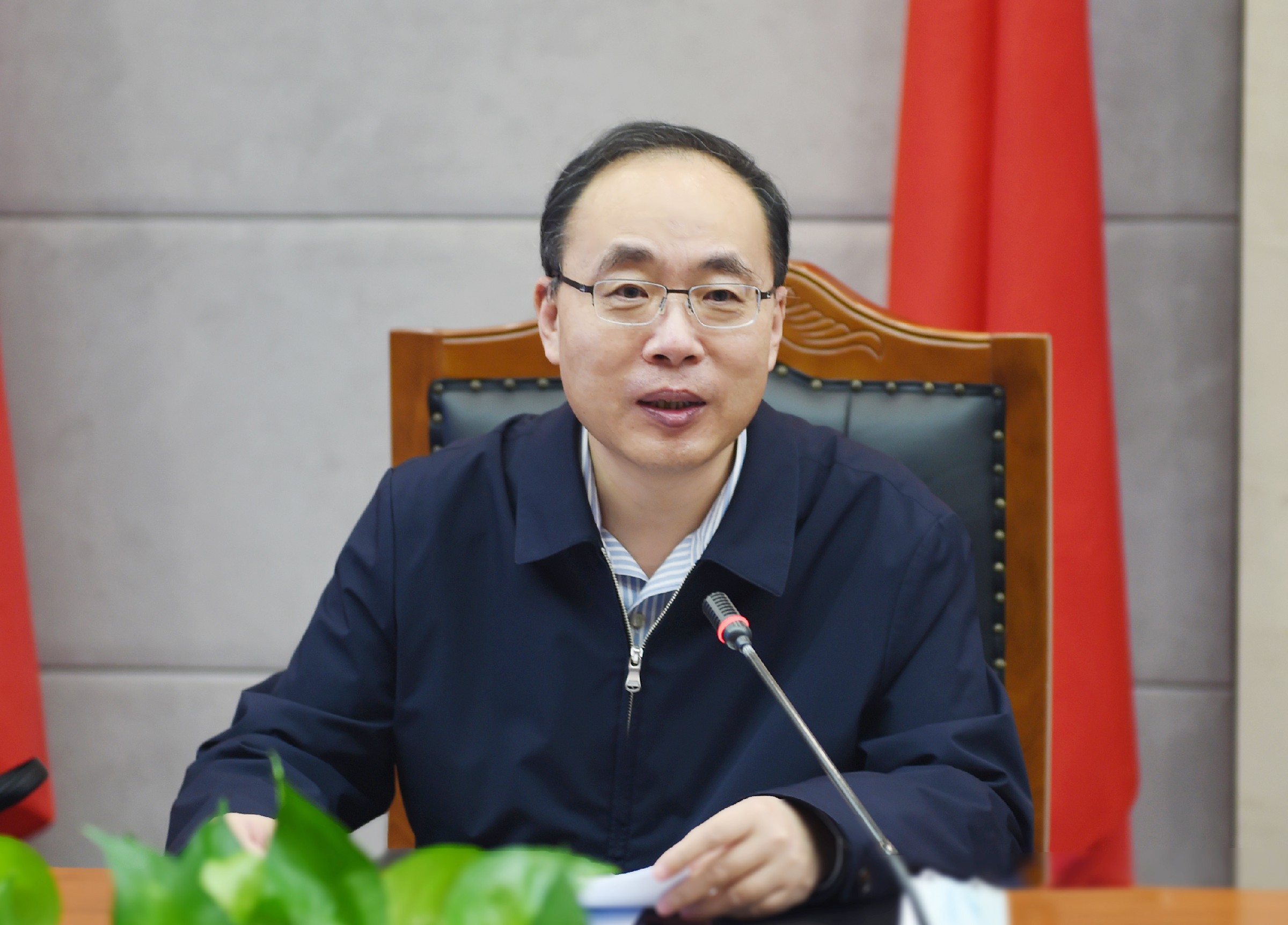 省检察院召开党组会 认真学习贯彻习近平总书记重要讲话精神