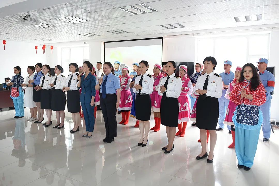 红歌悠扬 情暖童心